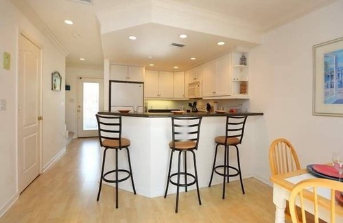 Ilexhurst Condominio | The Terrace 3 2 Bedroom Townhouse by RedAwning