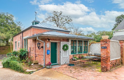 Natchez Cabaña | The Terrace Carriage House, a place like no other!