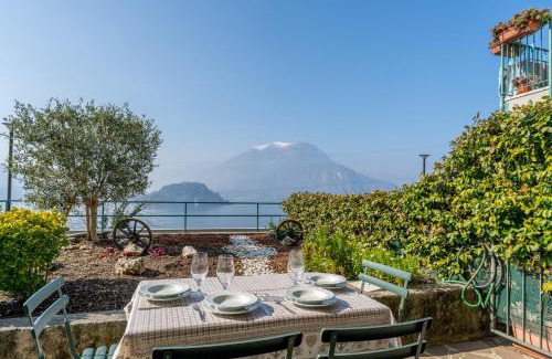 Fiumelatte Apartamento | The terrace on the Como Lake - Varenna Pino