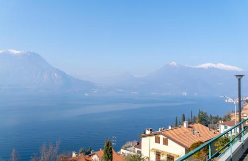 Fiumelatte Apartamento | The terrace on the Como Lake - Varenna Pino