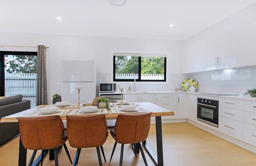 Macgregor Casa | The Terrarena Family Stay near Shopping and Eateries