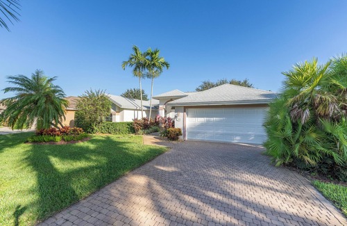 Central Naples Villa | The Terrazzo Home – Breezy Coastal Style Pool Retreat in Quiet Briarwood, Naples