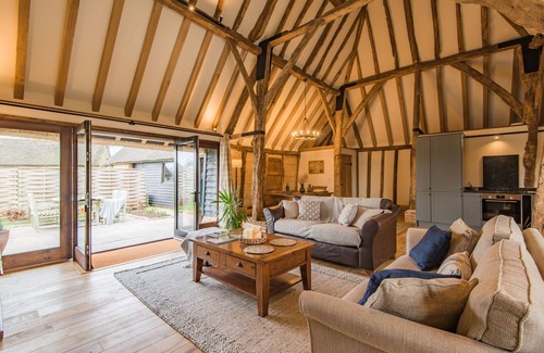 Stowting Cabaña | The Thatched Barn - a holiday let that sleeps 2 guests in 1 bedroom