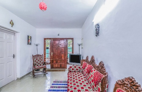 Thamaraparambu Casa | Casa independiente de 3 dormitorios, salón y cocina, todas las habitaciones tienen baño adjunto