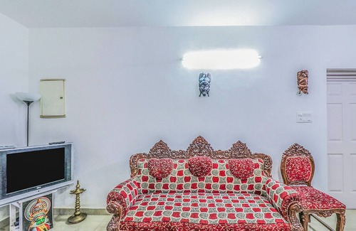 Thamaraparambu Casa | Casa independiente de 3 dormitorios, salón y cocina, todas las habitaciones tienen baño adjunto