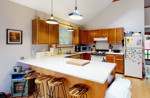 Weeks Mills Casa | The Three Cornered Pond Retreat | House in Augusta with kayaks & dock access