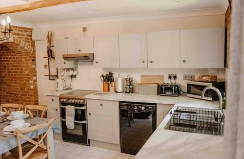 King's Lynn Cabaña | The Threshing Barn -relaxing Countryside spa Break