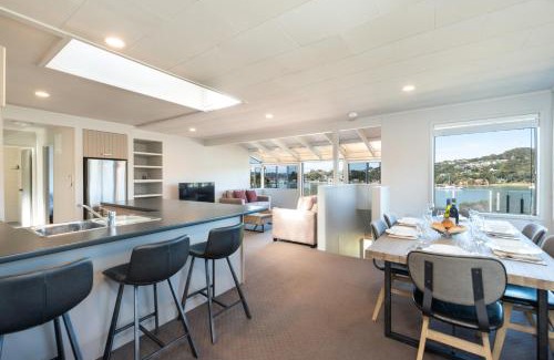 Okiato Casa | The Tide Watcher - Okiato Holiday Home