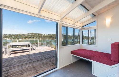 Okiato Casa | The Tide Watcher - Okiato Holiday Home