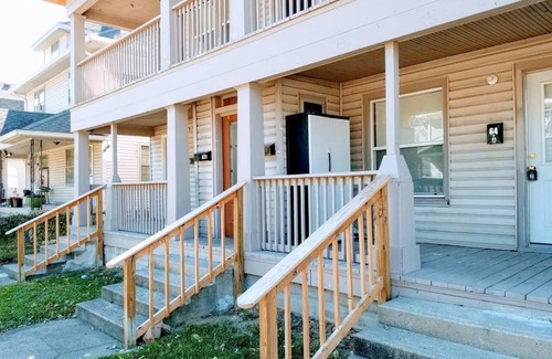 Near Eastside Apartamento | ☆The Tiger Suite❤Free parking lot parking☆