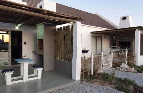 St. Helena Bay Apartamento | The Tiki Hut