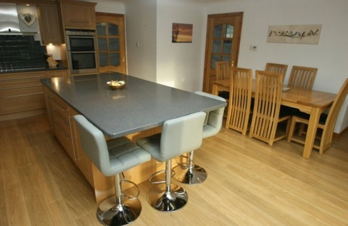 Wartle Casa | THE TILLOWS Elegante alojamiento con cocina en Aberdeenshire