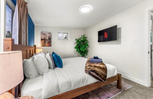 Highlands Casa | The Timberline- Game Room, Outdoor Theater, Bocce, Fire Pit, Pets