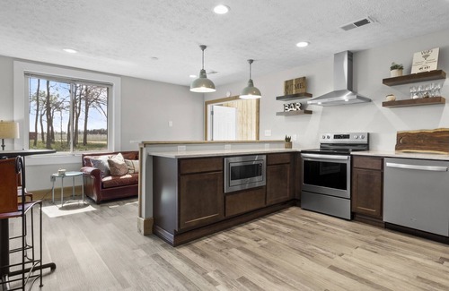 Goldsmith Casa | The Time Out at Grand Park-House and Rec Barn