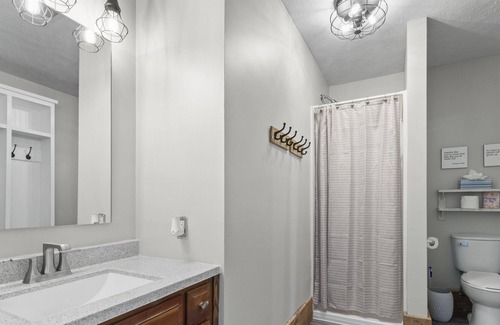 Goldsmith Casa | The Time Out at Grand Park-House and Rec Barn