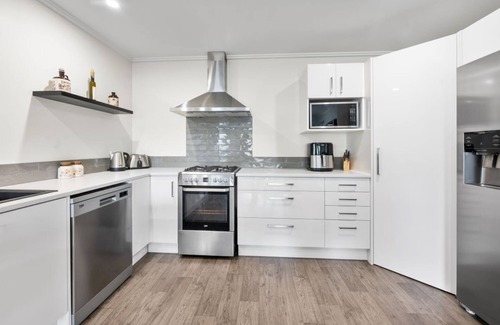 Kinloch Casa | The Tin Hut
