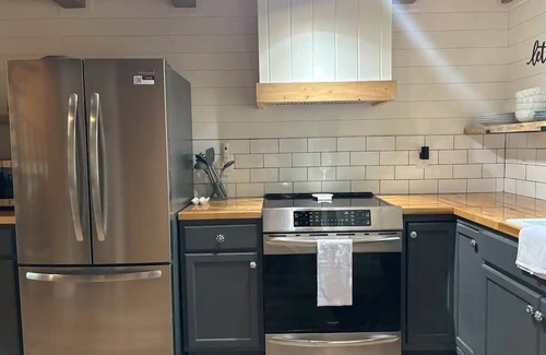 Dahlonega Cabina | The Tiny Mansion: New A-Frame! Secluded, Great Getaway in Dahlonega!