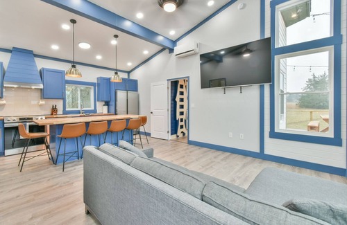 Reed Creek Casa | The Tiny Pickleball Mansion at Lake Hartwell