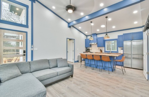 Reed Creek Casa | The Tiny Pickleball Mansion at Lake Hartwell