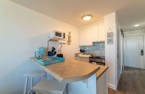 Thomas Drive Condominio | The Tip-Sea Turtle Panama City Beach, Beachfront Studio! Sleeps 4