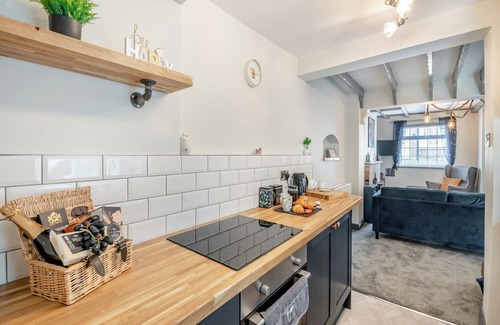 Guisborough Cabaña | The Tipsy Bee at 143.
