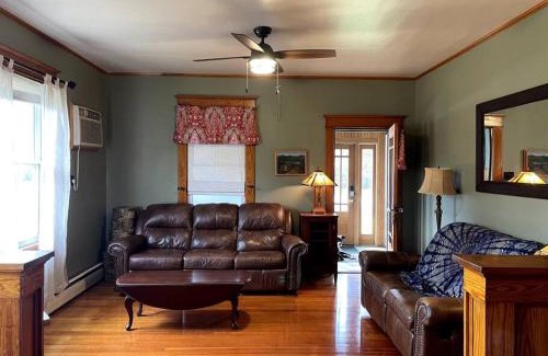 Hunter Casa | The Tipsy Gypsy