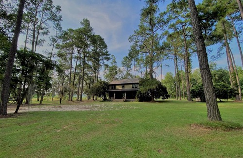 Ruffin Casa | The Tobacco Barn Home - Secluded Lake View Home on over 500 acre estate