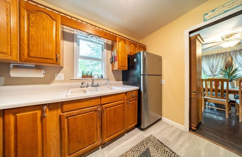 Akron Casa | The Total Package! Few Can Match This Property! 3 Bed, 1.5 Bath with Security, Private Fenced Back Yard, New Central Air