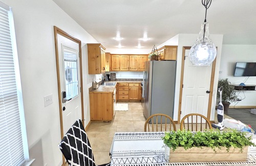 Joplin Casa | The Toucan: Dreamy 2 Bed Home Near Arts District