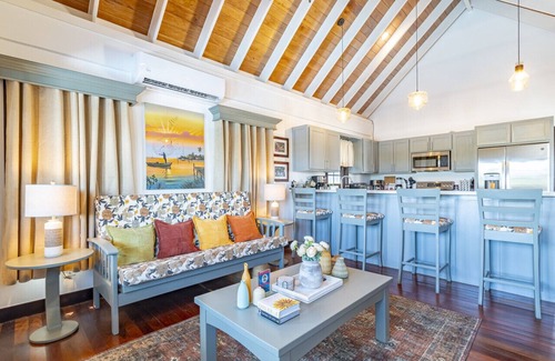 San Pedro Villa | The Toucan's Nest & Pool Club at Mahogany Bay