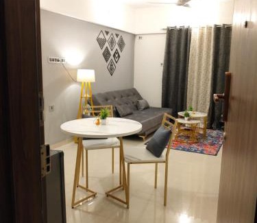 Pune Apartamento | The Touch Of Grey 1BHK SUITE 12Floor 2 Balcony
