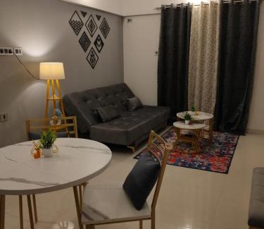 Pune Apartamento | The Touch Of Grey 1BHK SUITE 12Floor 2 Balcony