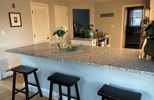 Ocean Bluff-Brant Rock Casa | The Tower Beach House: Expansive ocean views from tower observatory room and widows walk. 2 blocks to beaches in Brant Rock beach community