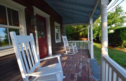 Lower Township Casa | The Town Bank Cottage