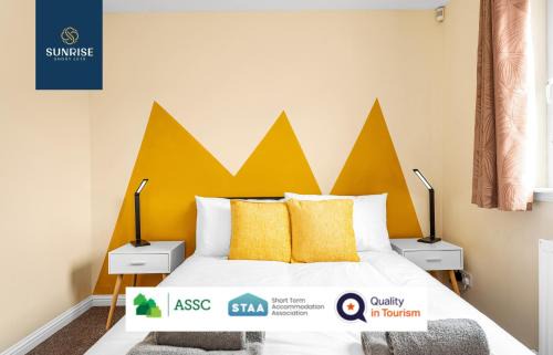 Dundee Apartamento | THE TOWNHOUSE, 4 Rooms Large Beds with TV's, Poker Table, Fully Equipped, Easy Ring-Road Access, Parking, WiFi, 5 MINS TO CITY CENTRE - Long Stays, INVOICE and REDUCED PRICE are only via SUNRISE SHORT LETS Dundee