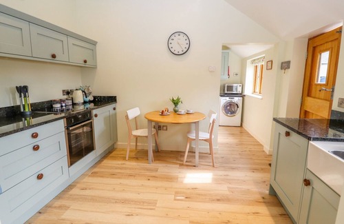Maesbury Marsh Cabaña | The Tractor Shed