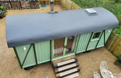 Foxley Otro | The Train Carriage
