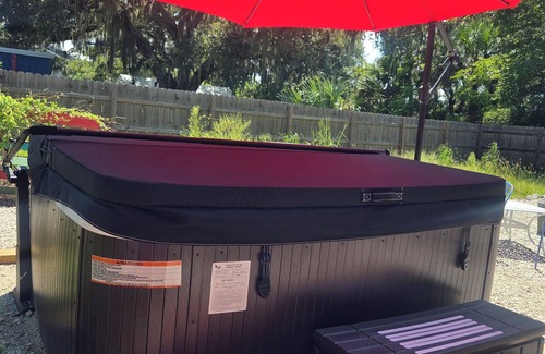 New Smyrna Beach Casa | The TRAIN House 3/2 with WiFi, AC in delightful New Smyrna Beach, deck, grill,yd