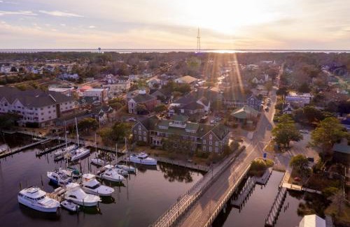 Historic Downtown Manteo Hotel | The Tranquil House Inn