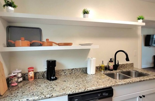Tazewell Apartamento | The Traveler on Main - Suite 6