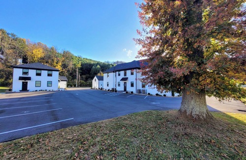 Tazewell Apartamento | The Traveler on Main - Suite 6