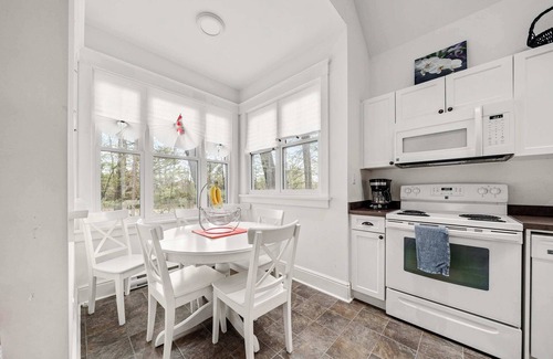 Cherry Valley Casa | The Tree Frog - 12 Pine Forest