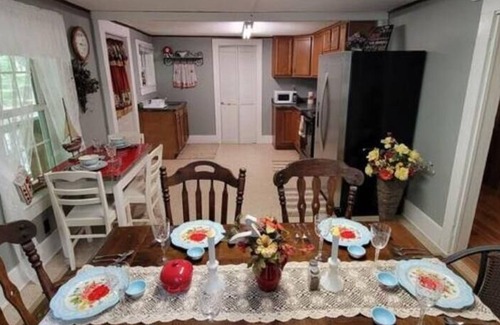 Alderson Casa | The Tree Garden Cottage at Alderson. Five minutes to the Greenbrier River.