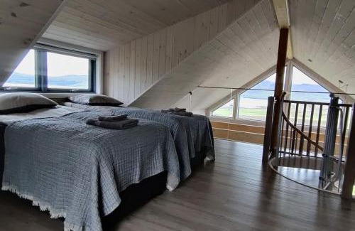 Hvalfjarðarsveit Casa | The Treehouse