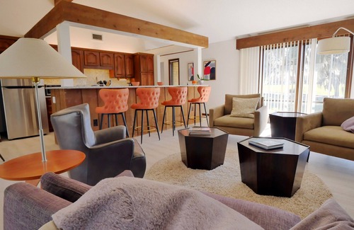 Fellowship Casa | The Treehouse: Minutes from WEC and HITS; Dog-Friendly; w/Golf Course Views