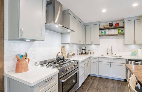 Gulf Breeze Casa | The Treehouse on the Sound - Bring your Boat! EV Charging!