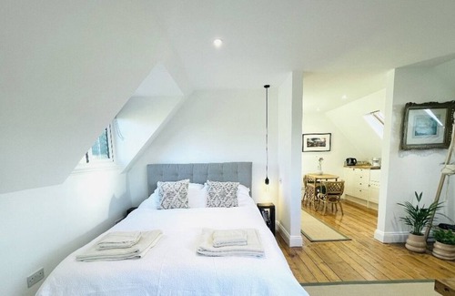 Cockleford Cabaña | The Treehouse, peaceful hideaway in the Cotswolds