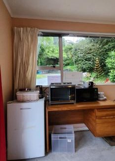 Upper Hutt Otro | The Treehut at the Rabbithole, Upper Hutt