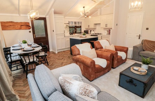 Swarland Cabaña | THE TREELINE, pet friendly, with a garden in Felton