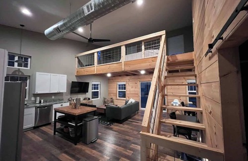 Logan Cabina | The Treetop Retreat Family Getaway in Scenic Hocking Hills